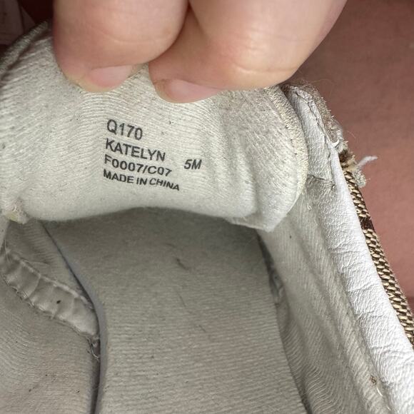 Coach Katelyn Tan and White Signature sneakers Women's size 5 - Picture 6 of 8